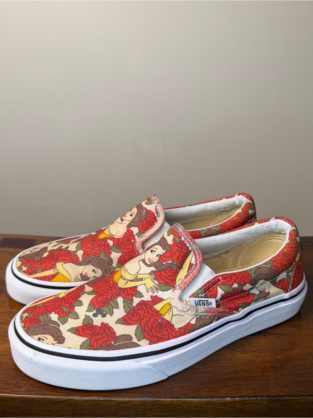Vans x Disney Classic Slip-On Belle Beauty and the Beast Roses US 5.5 VN-00MEGYV